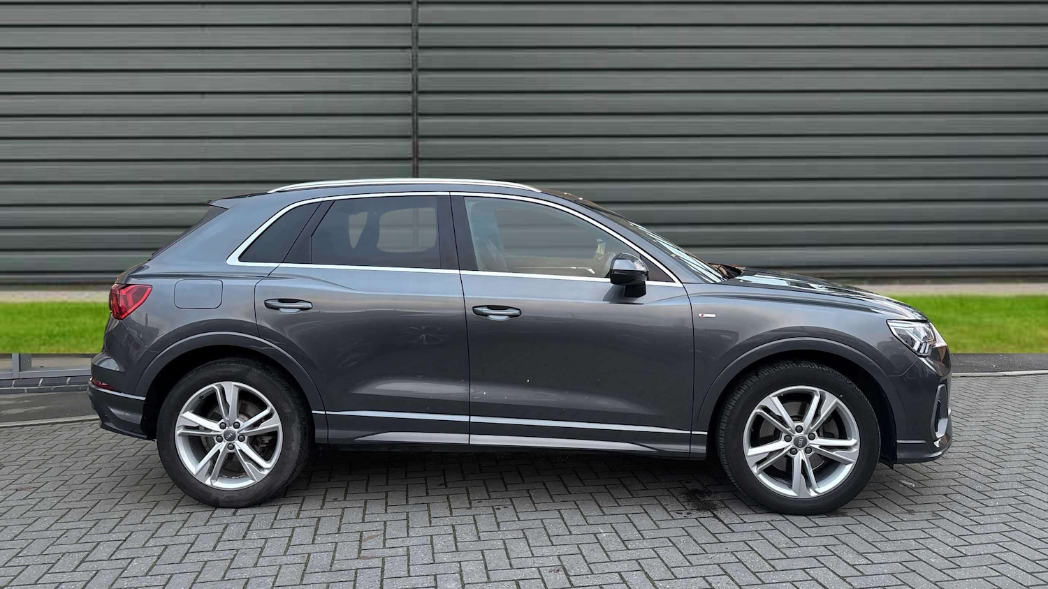 Used Audi Q3 2020 for sale - 76636628: Photo 4