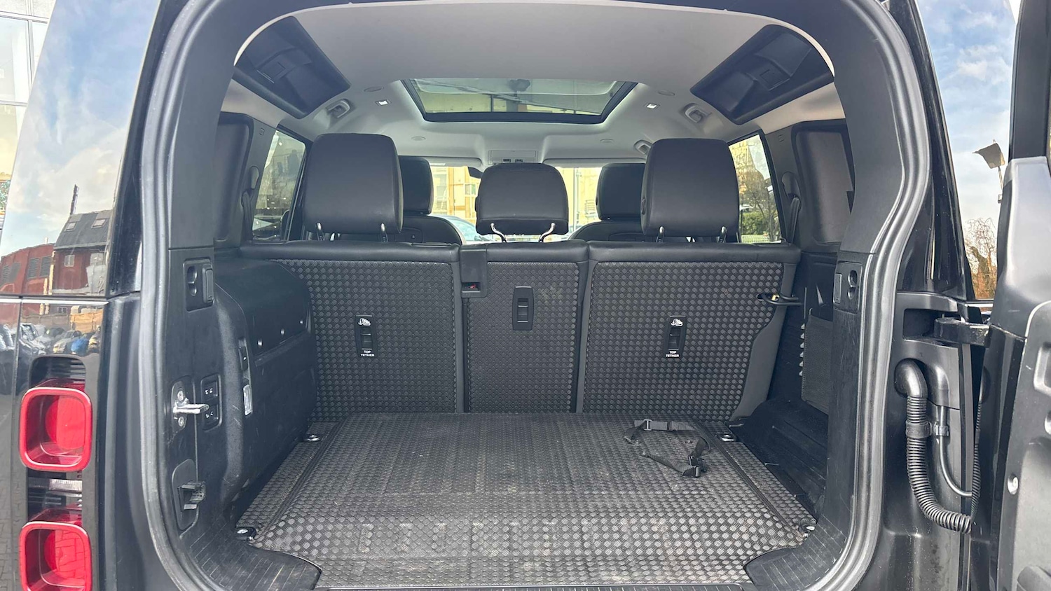 Used Land Rover Defender 2021 for sale - 76564428: Photo 13