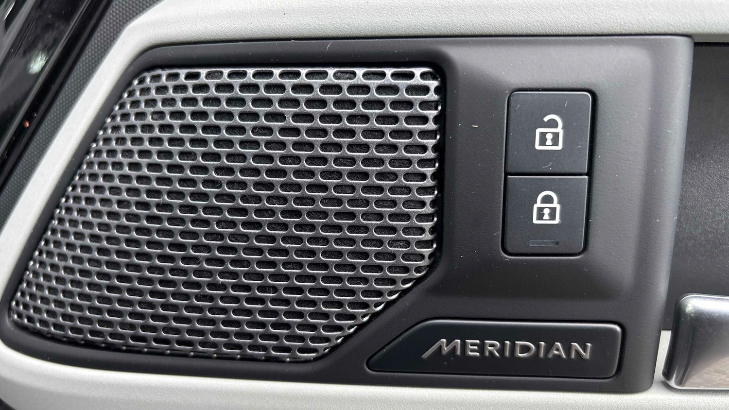 Used Land Rover Defender 2021 for sale - 76564428: Photo 21