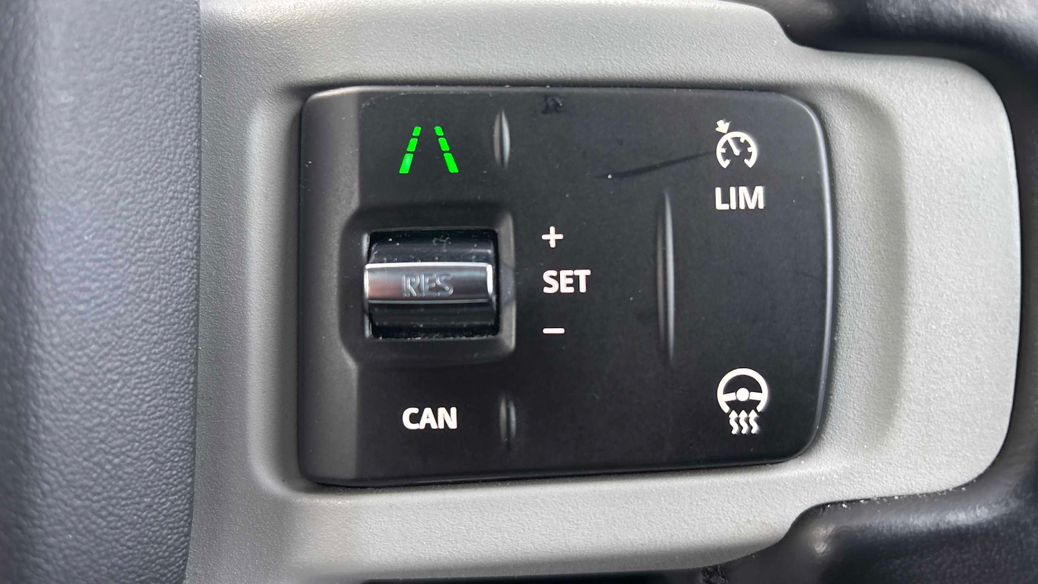 Used Land Rover Defender 2021 for sale - 76564428: Photo 24