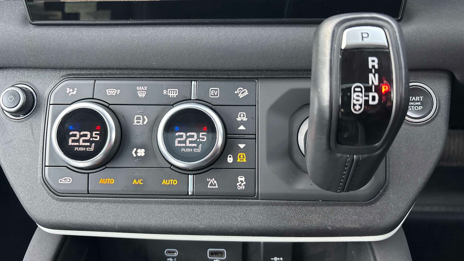 Used Land Rover Defender 2021 for sale - 76564428: Photo 28