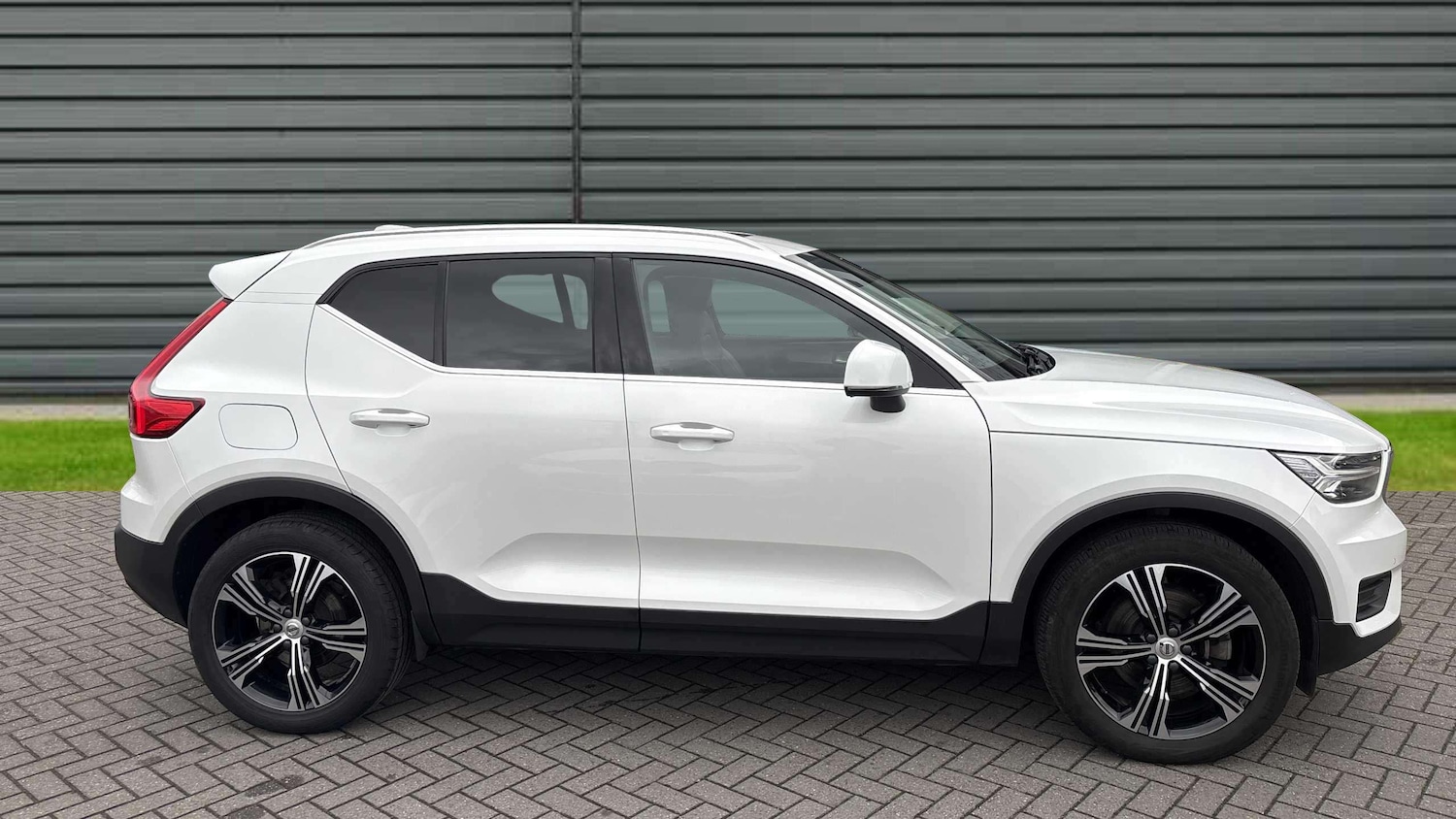 Used Volvo XC40 2021 for sale - 76553227: Photo 4