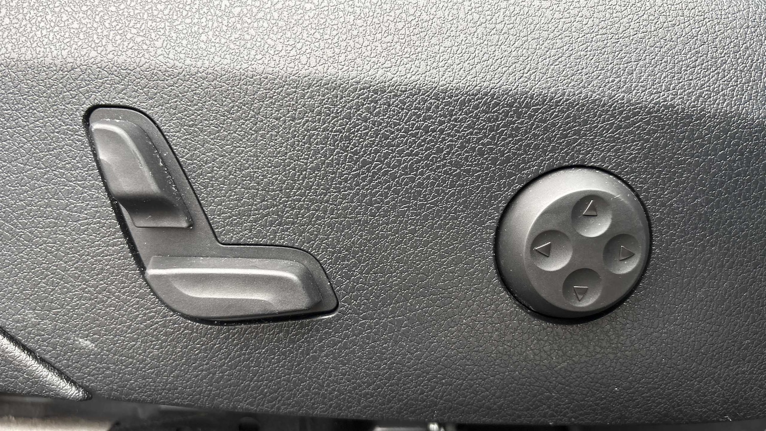 Used Mercedes-Benz GLC 2023 for sale - 76262478: Photo 19