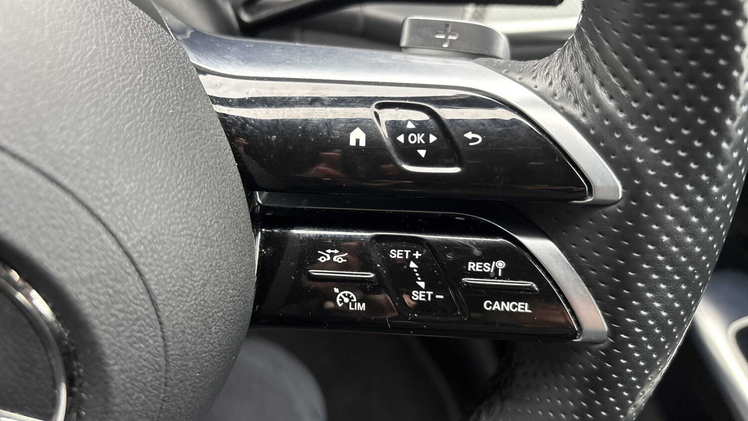 Used Mercedes-Benz GLC 2023 for sale - 76262478: Photo 23