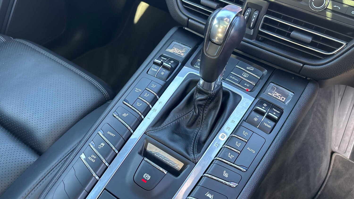 Used Porsche Macan 2019 for sale - 76442462: Photo 27