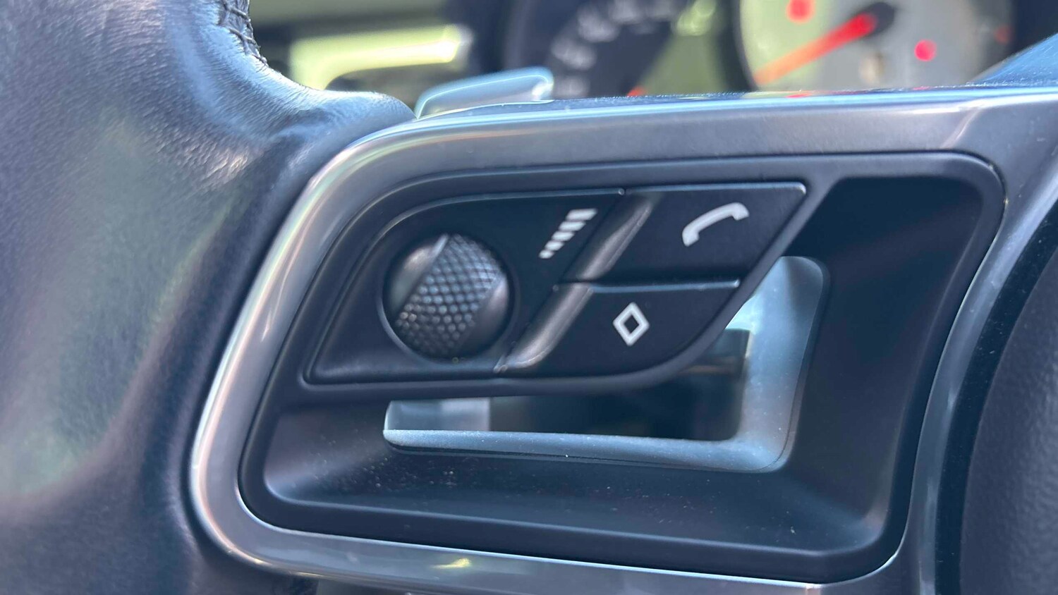 Used Porsche Macan 2019 for sale - 76442462: Photo 32