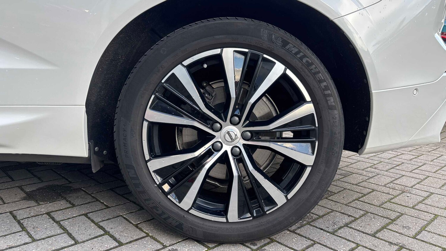 Used Volvo XC60 2022 for sale - 76636751: Photo 3