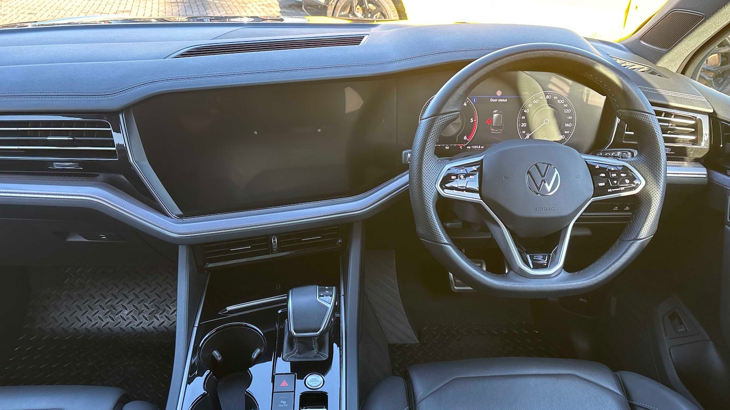 Used Volkswagen Touareg 2023 for sale - 77011132: Photo 17