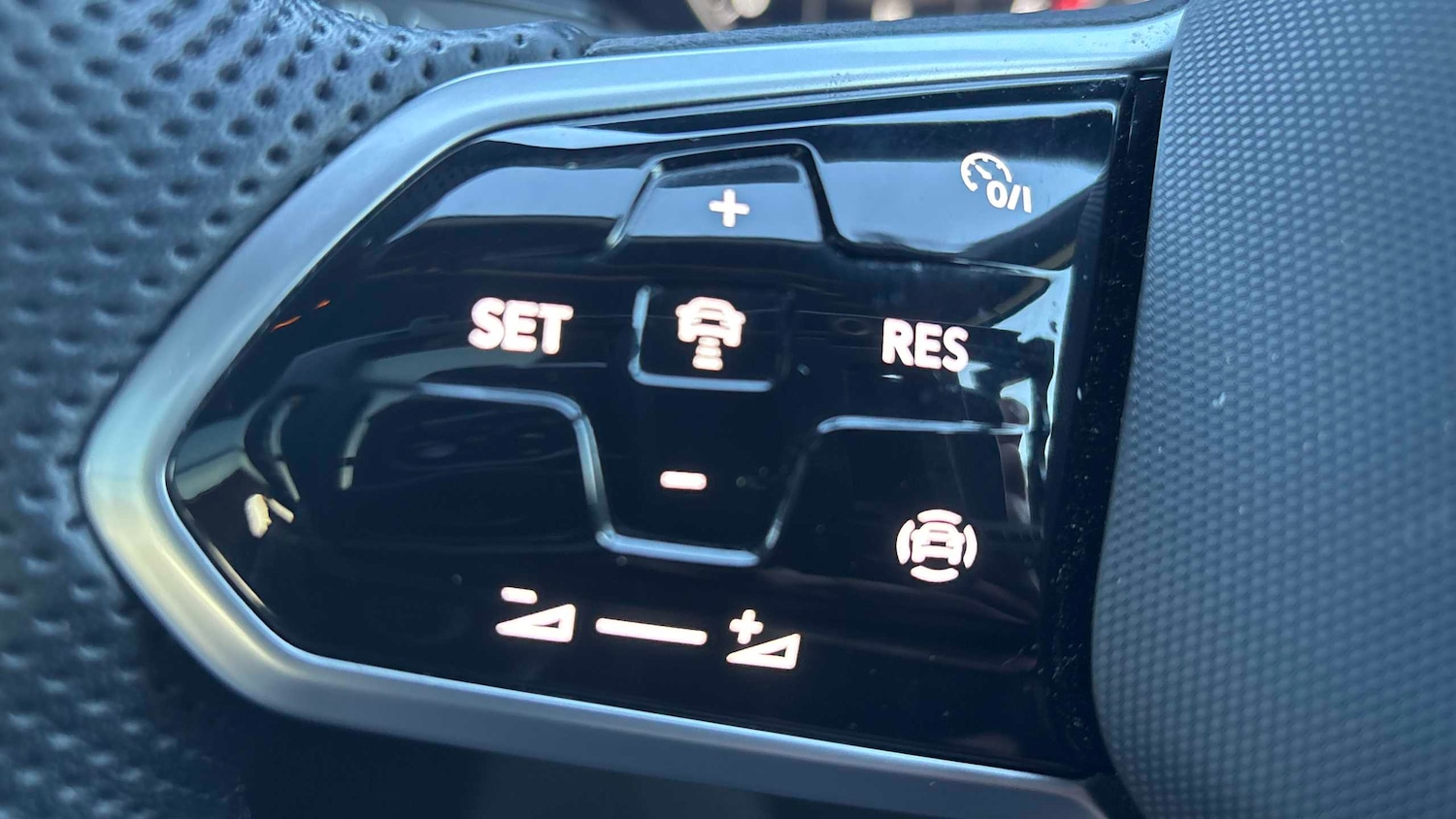 Used Volkswagen Touareg 2023 for sale - 77011132: Photo 25