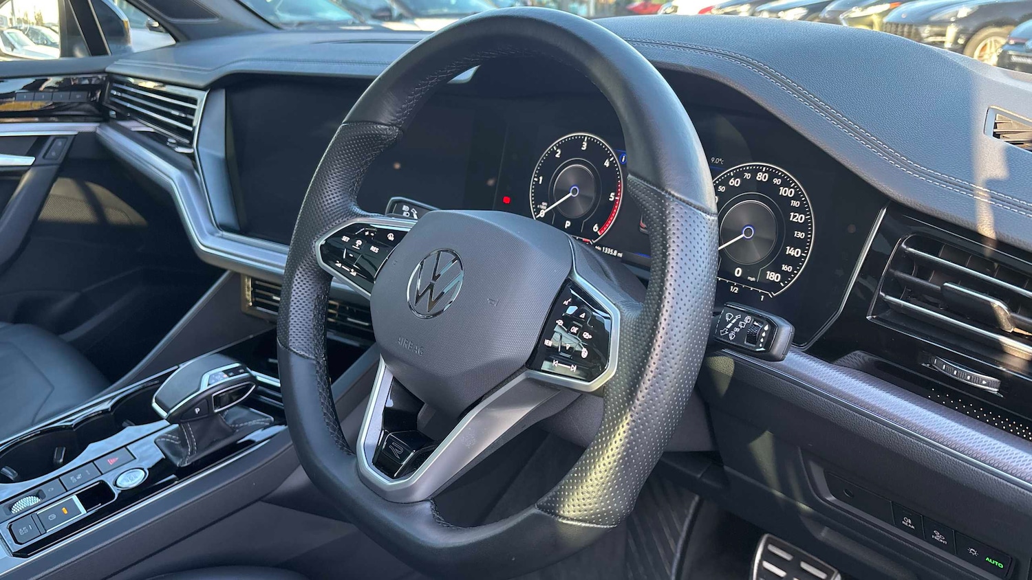 Used Volkswagen Touareg 2023 for sale - 77011132: Photo 6