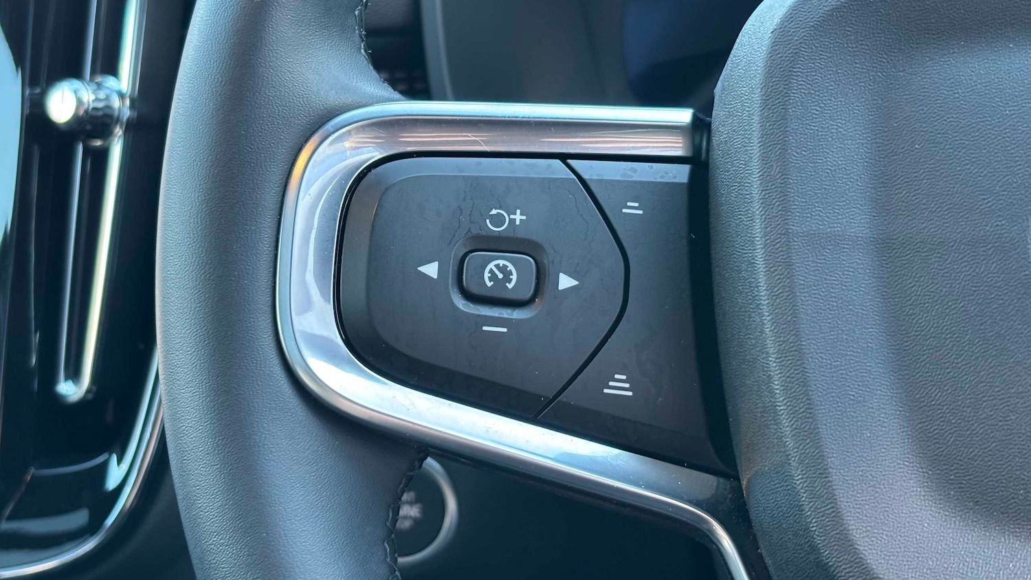 Used Volvo XC40 2025 for sale - 78089586: Photo 31