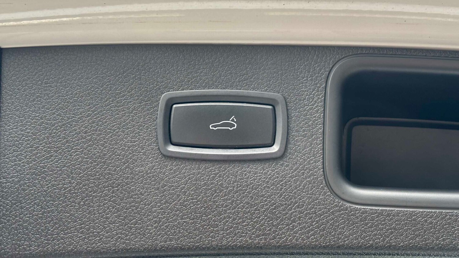 Used Porsche Macan 2017 for sale - 77913592: Photo 28