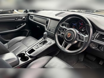 Used Porsche Macan 2017 for sale - 77913592: Photo