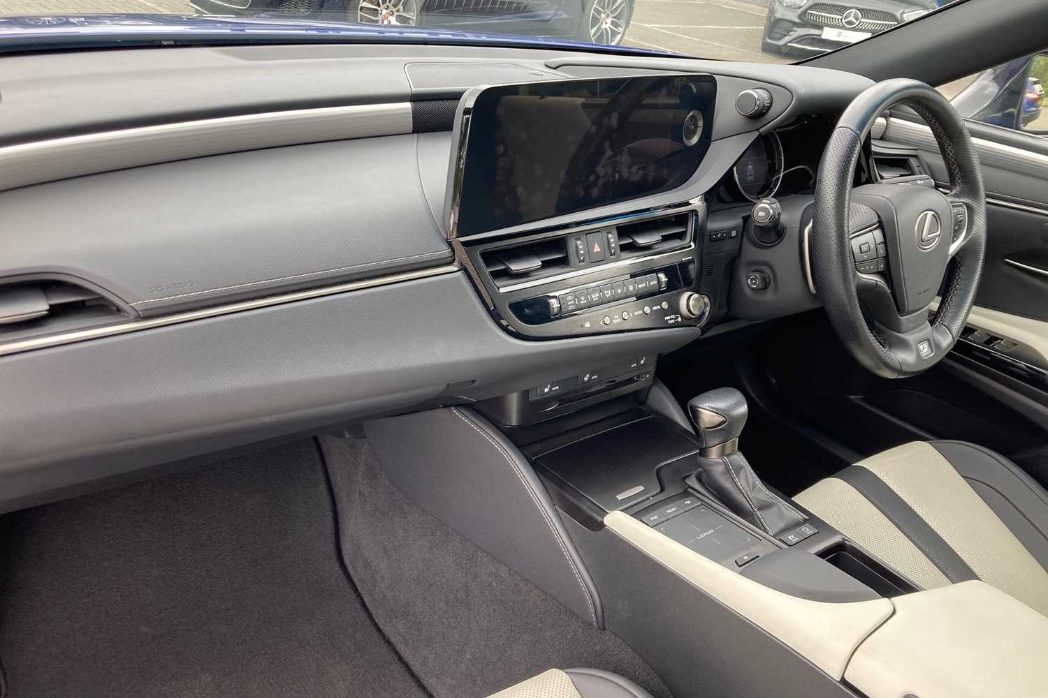 Used Lexus ES 2022 for sale - 77093290: Photo 2