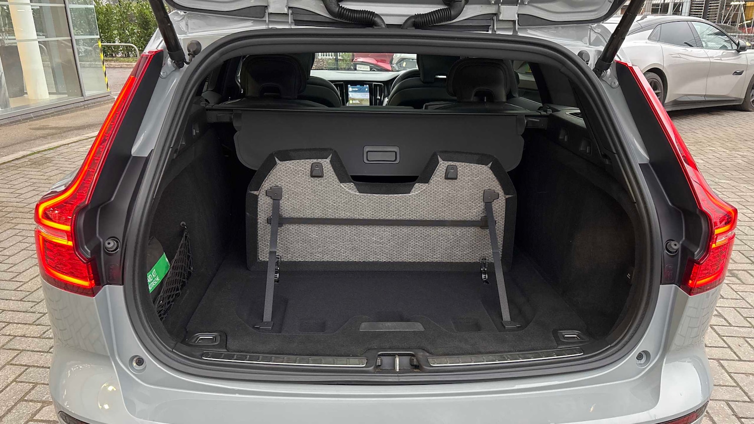 Used Volvo V60 2023 for sale - 77308436: Photo 10