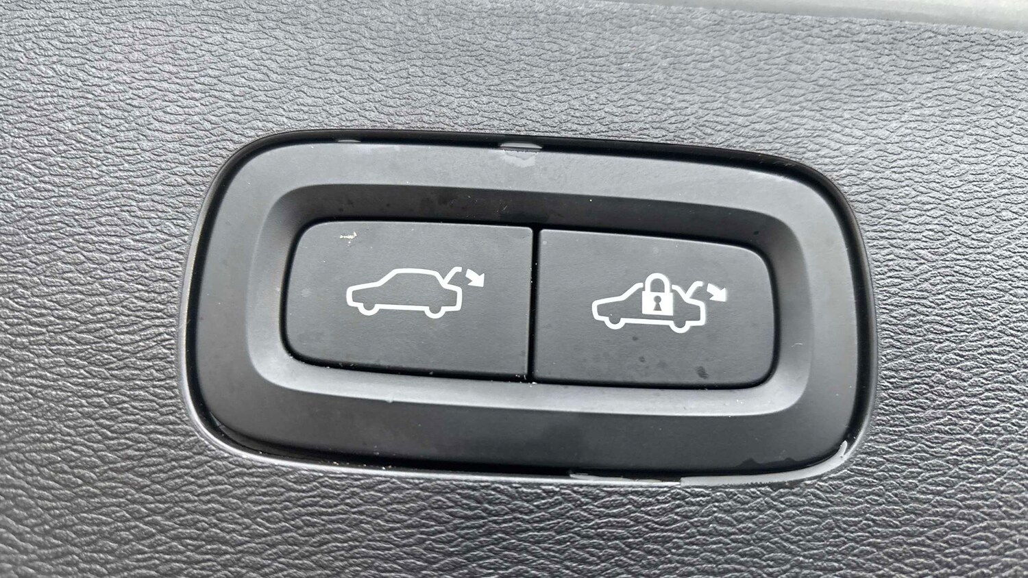 Used Volvo V60 2023 for sale - 77308436: Photo 11