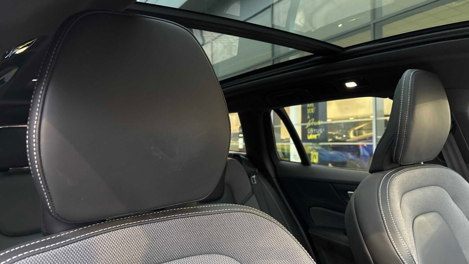 Used Volvo V60 2023 for sale - 77308436: Photo 16