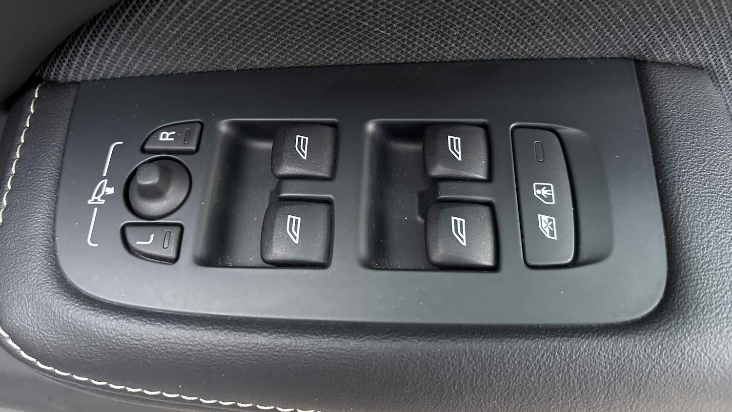 Used Volvo V60 2023 for sale - 77308436: Photo 18