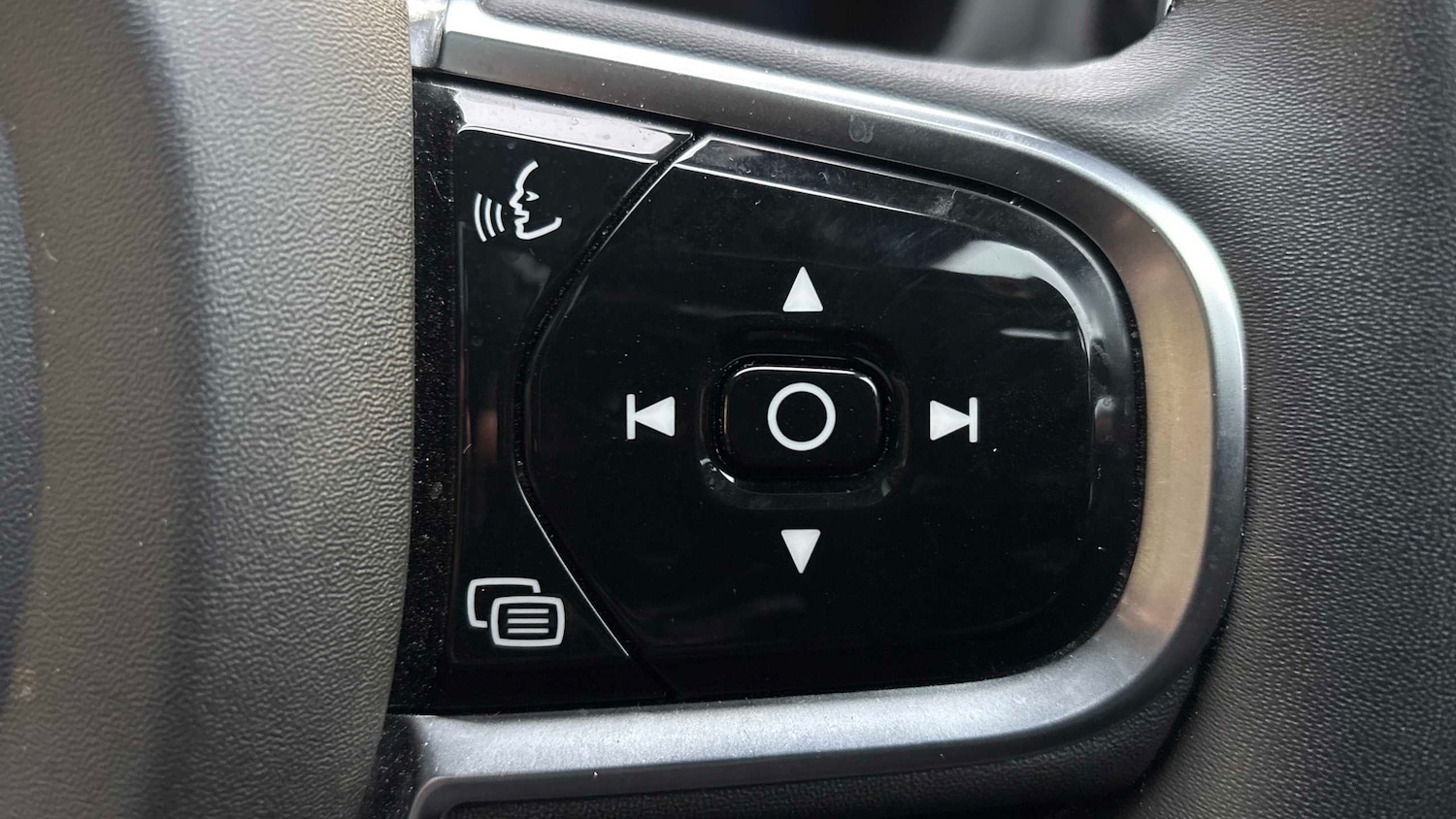 Used Volvo V60 2023 for sale - 77308436: Photo 23