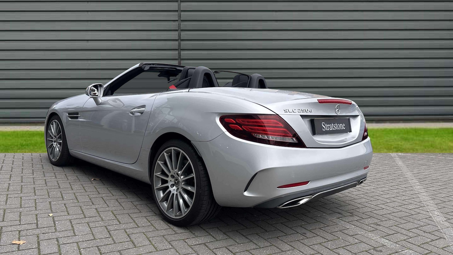 Used Mercedes-Benz SLC 2017 for sale - 76218446: Photo 3