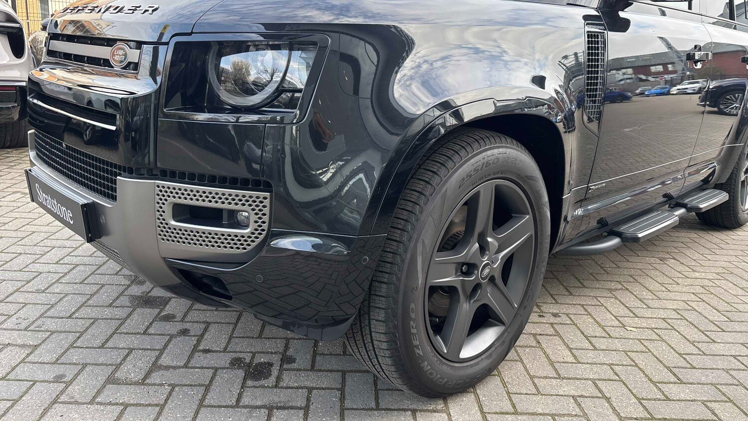 Used Land Rover Defender 2021 for sale - 77686636: Photo 12