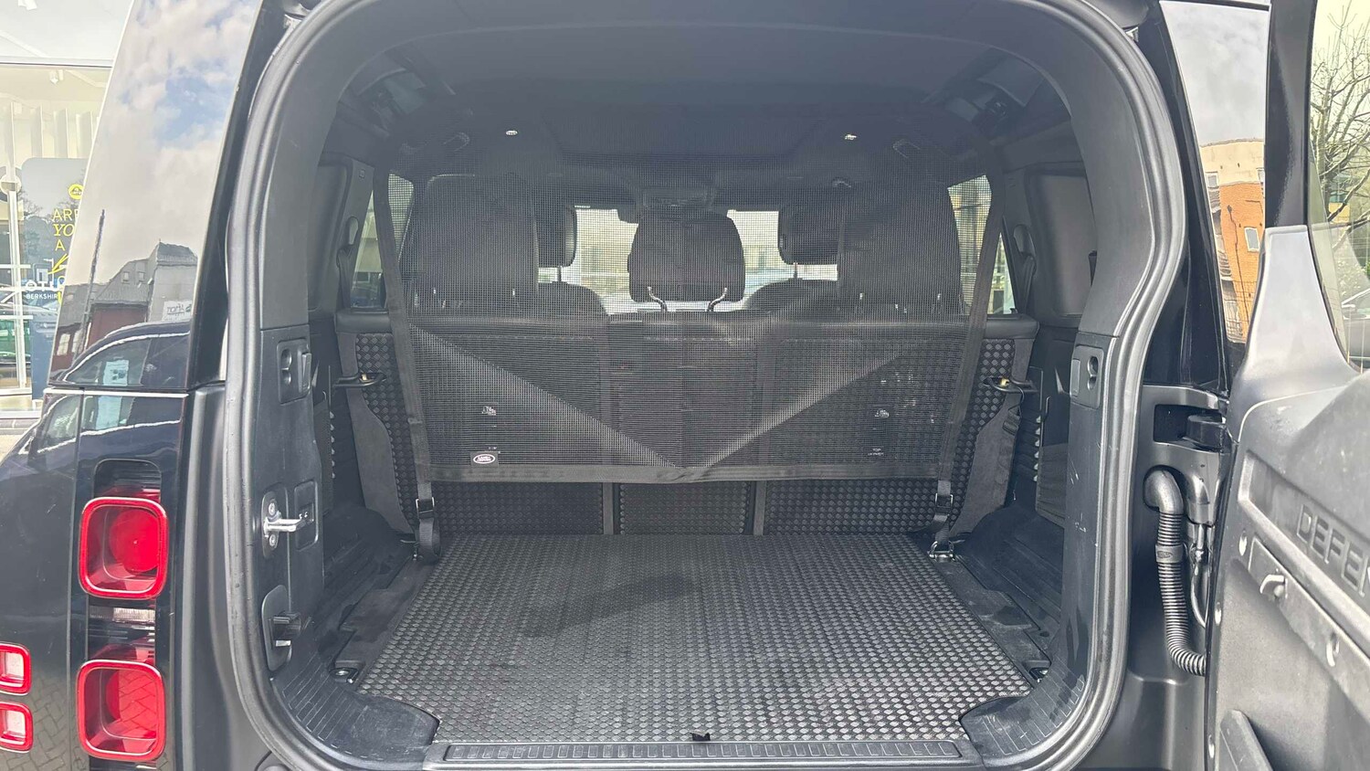 Used Land Rover Defender 2021 for sale - 77686636: Photo 13