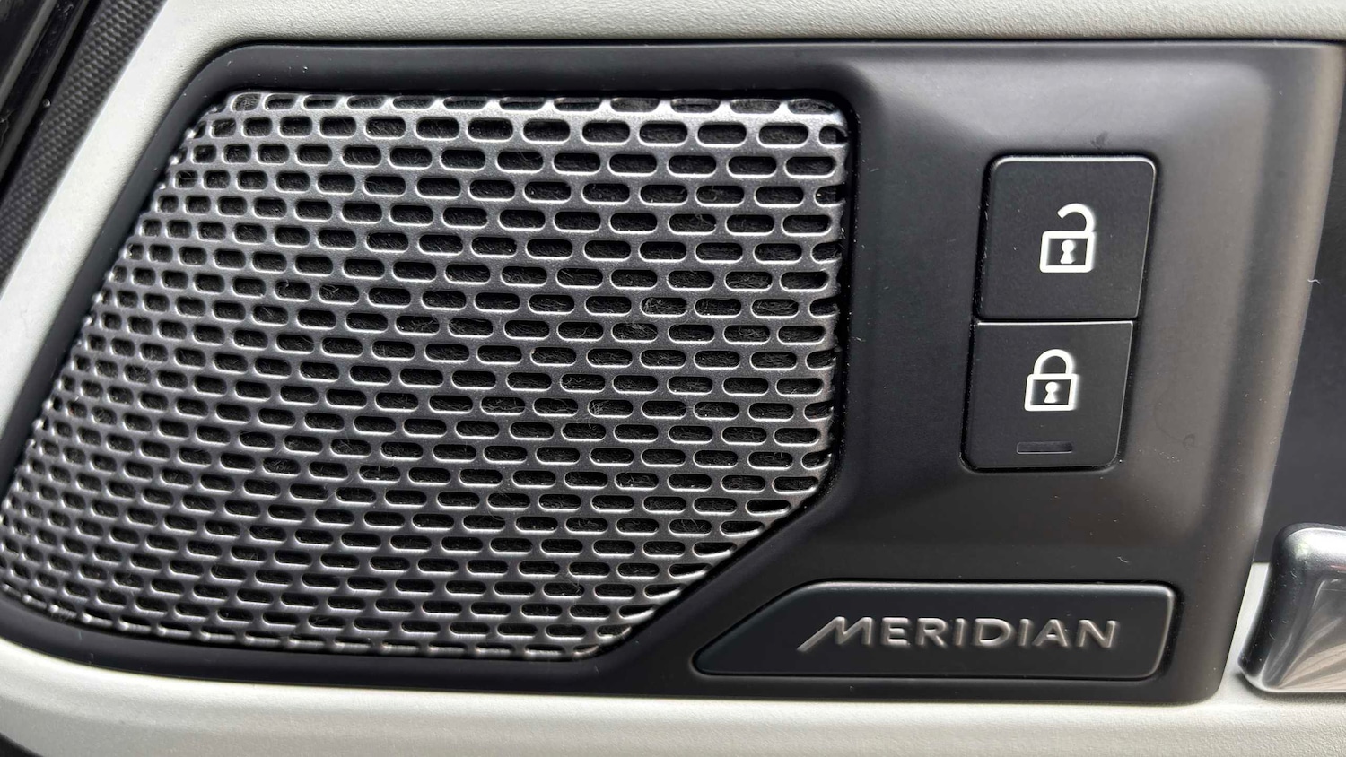 Used Land Rover Defender 2021 for sale - 77686636: Photo 21