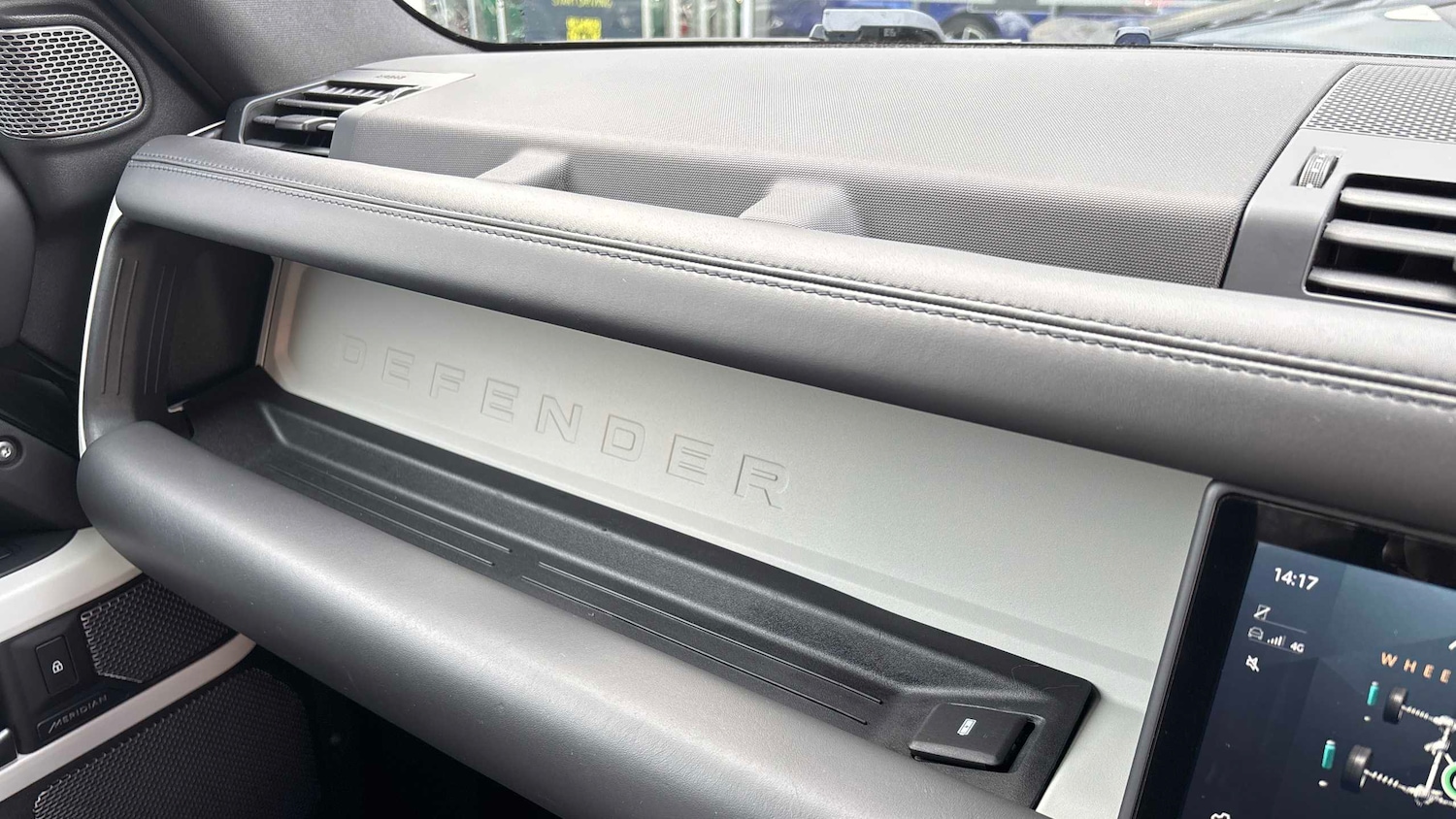 Used Land Rover Defender 2021 for sale - 77686636: Photo 22