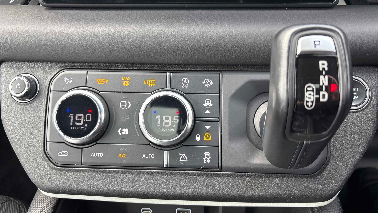 Used Land Rover Defender 2021 for sale - 77686636: Photo 29