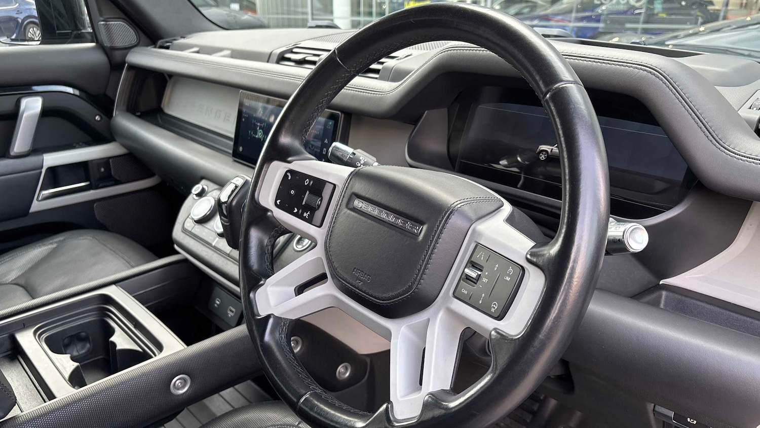 Used Land Rover Defender 2021 for sale - 77686636: Photo 6