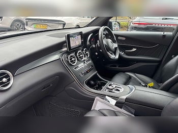 Used Mercedes-Benz GLC 2019 for sale - 77389861: Photo