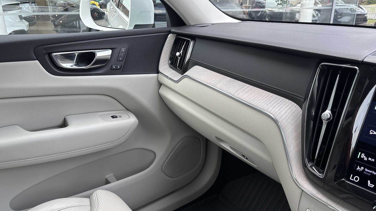 Used Volvo XC60 2020 for sale - 76141858: Photo 26