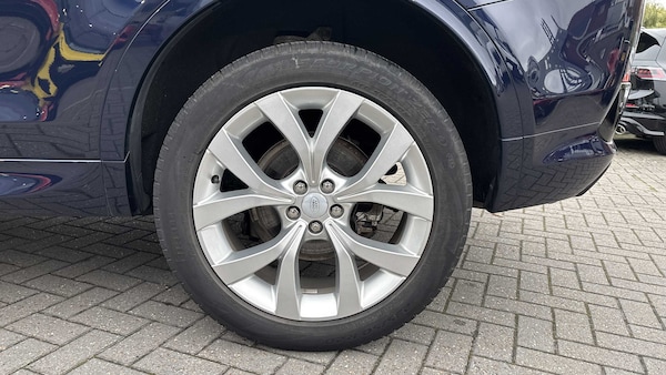 Used Land Rover Discovery Sport 2023 for sale - 76262527: Photo 5