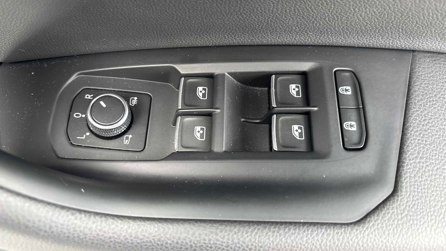 Used Volkswagen Touareg 2023 for sale - 76435784: Photo 21