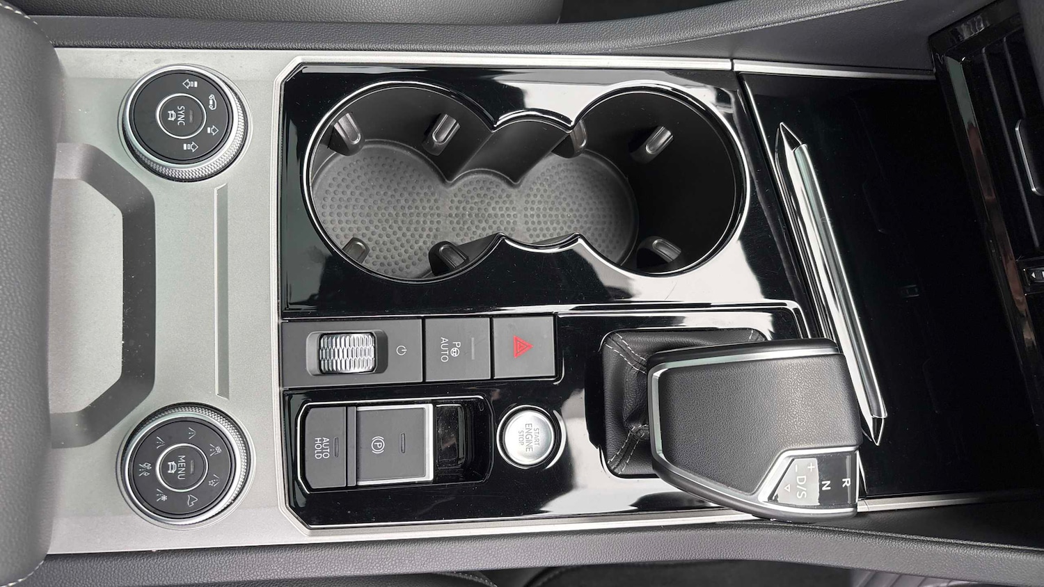 Used Volkswagen Touareg 2023 for sale - 76435784: Photo 24