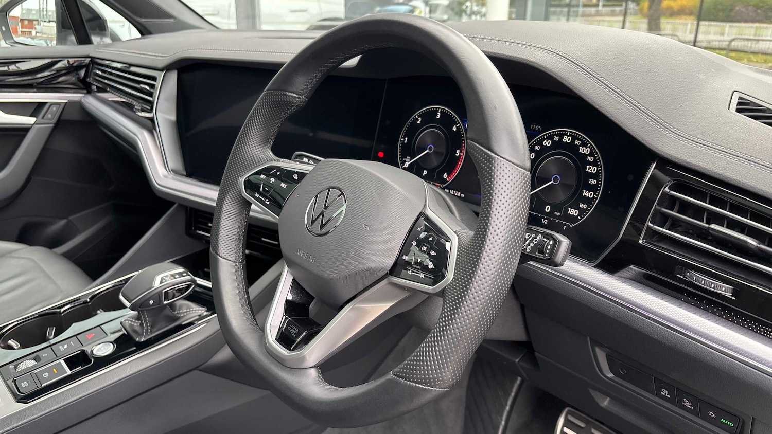 Used Volkswagen Touareg 2023 for sale - 76435784: Photo 6