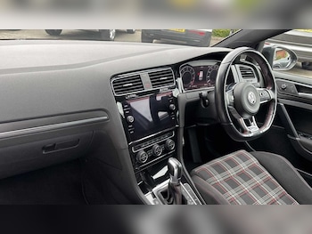 Used Volkswagen Golf 2019 for sale - 75637660: Photo