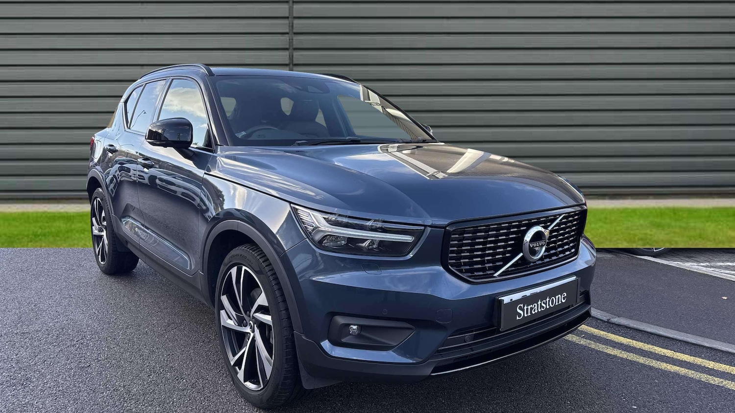 Used Volvo XC40 2021 for sale - 76442421: Photo 1