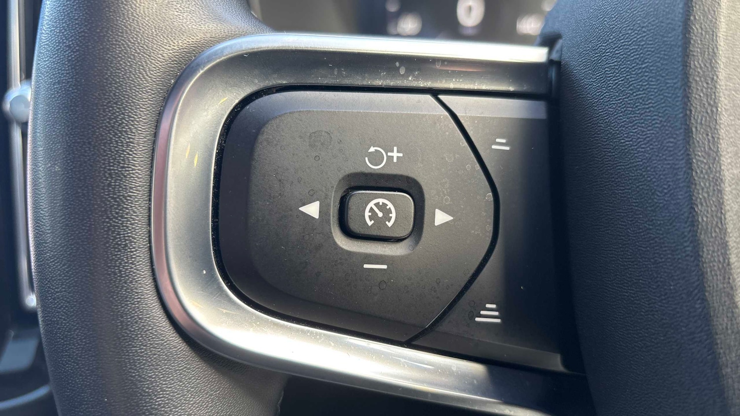 Used Volvo XC40 2021 for sale - 76442421: Photo 28