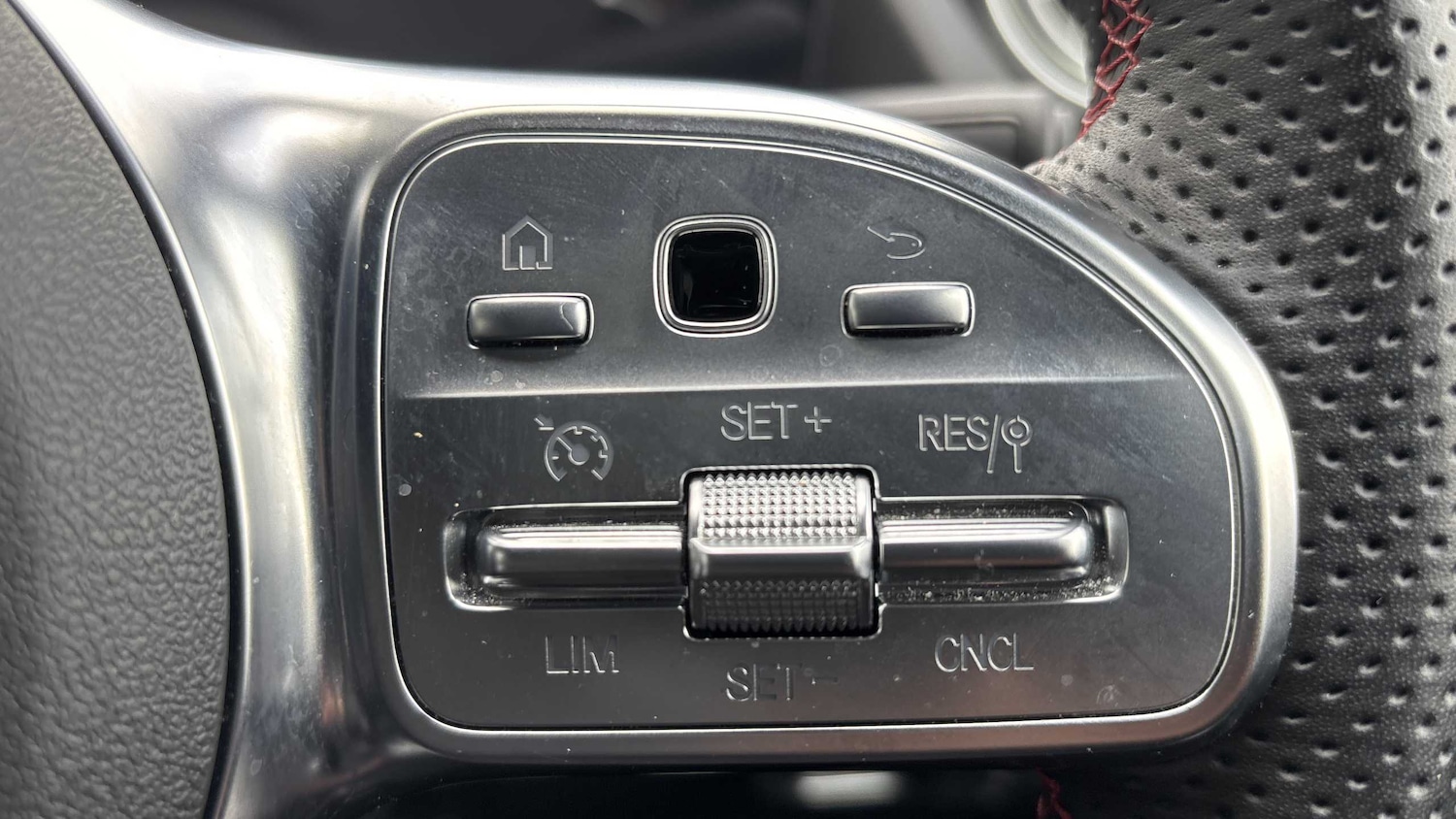 Used Mercedes-Benz GLA 2023 for sale - 76205110: Photo 25