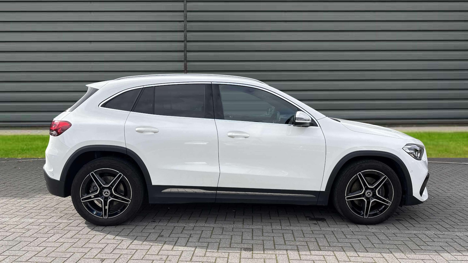 Used Mercedes-Benz GLA 2023 for sale - 76205110: Photo 4