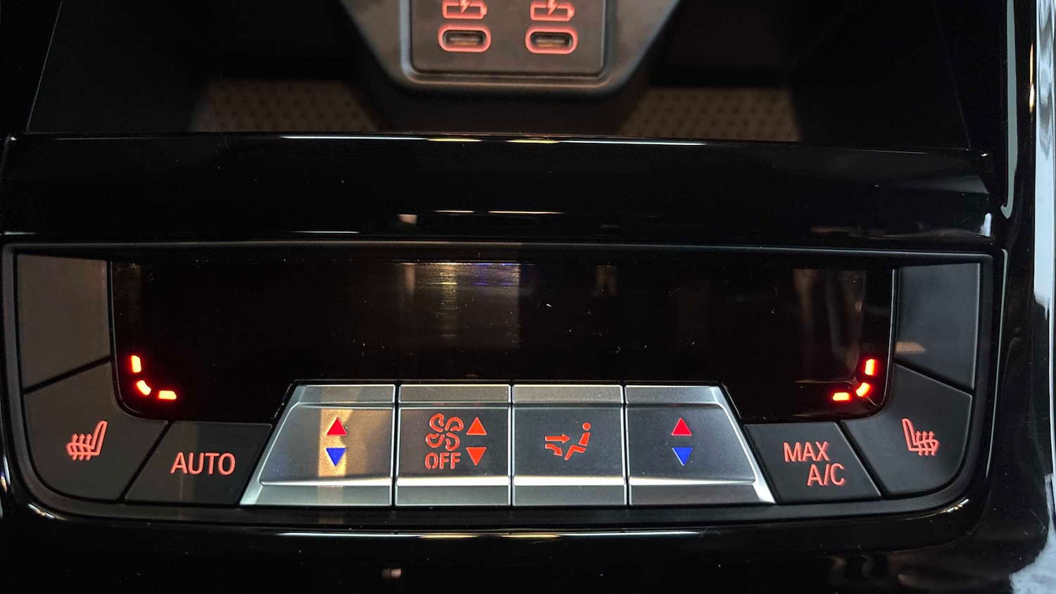 Used BMW M8 2025 for sale - 76718109: Photo 31