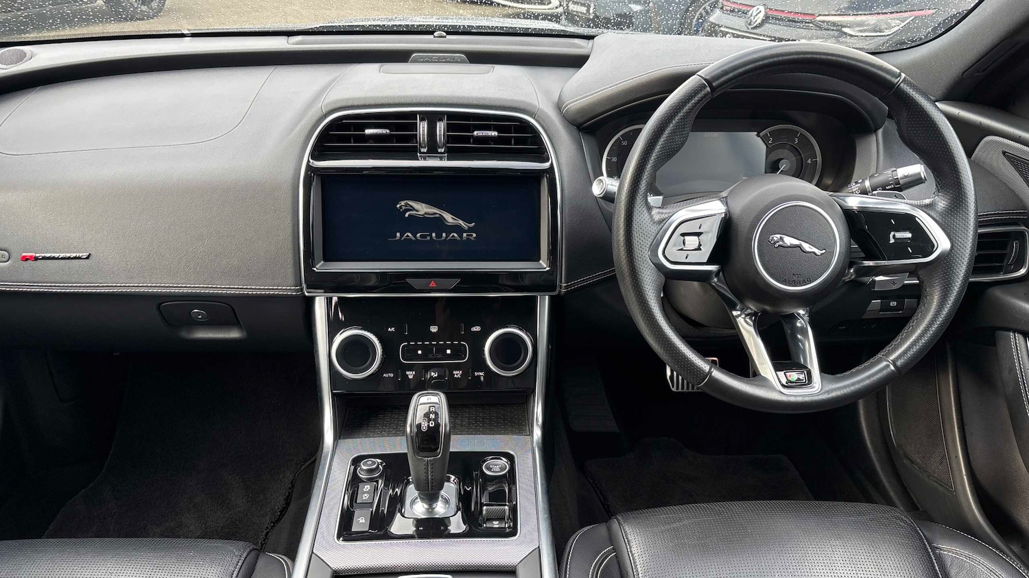 Used Jaguar XE 2019 for sale - 76488137: Photo 16