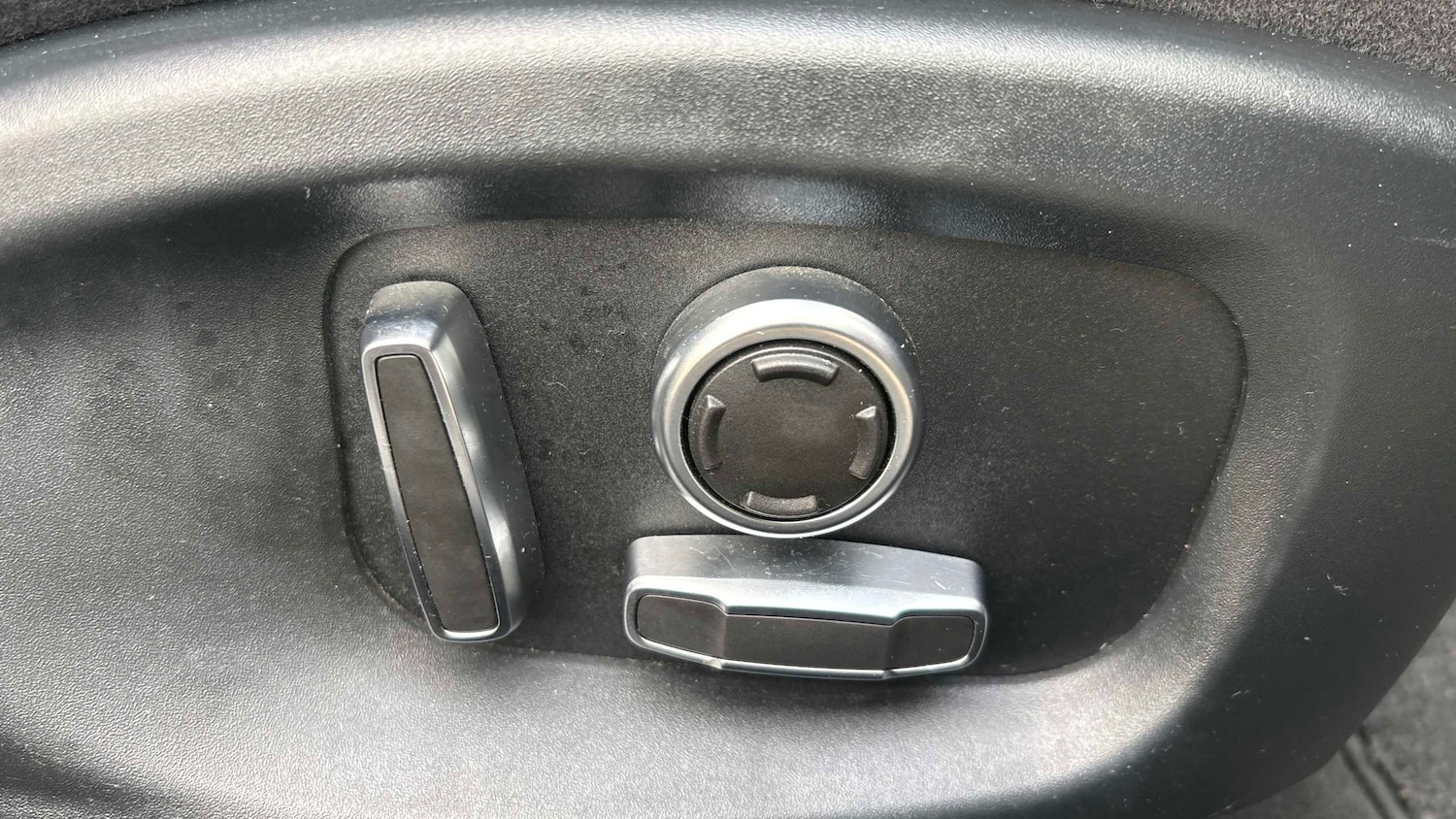 Used Jaguar XE 2019 for sale - 76488137: Photo 18