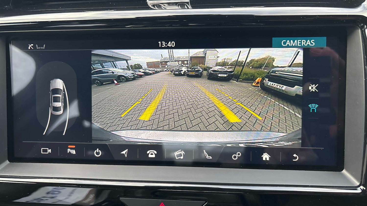 Used Jaguar XE 2019 for sale - 76488137: Photo 31