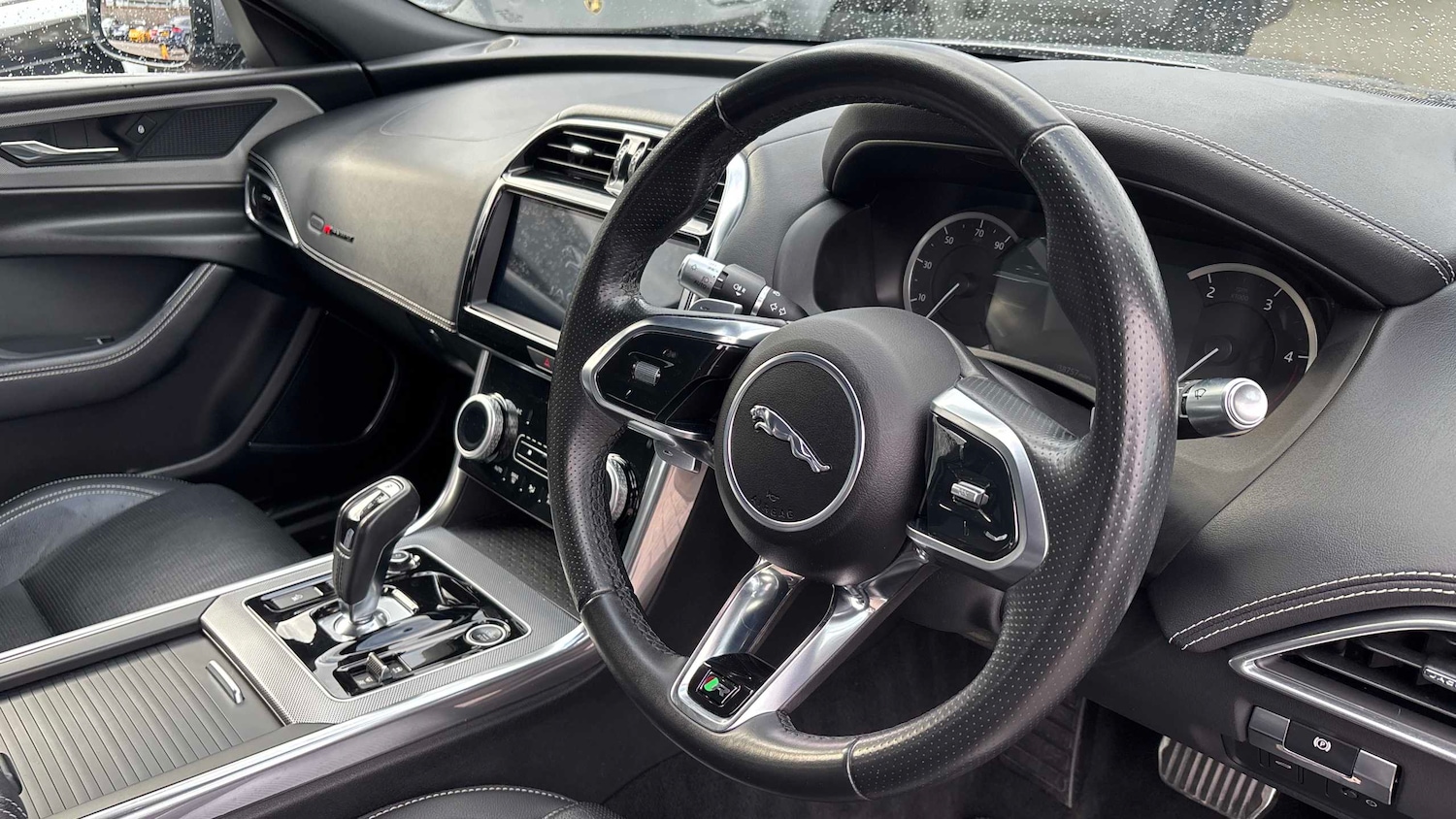 Used Jaguar XE 2019 for sale - 76488137: Photo 6