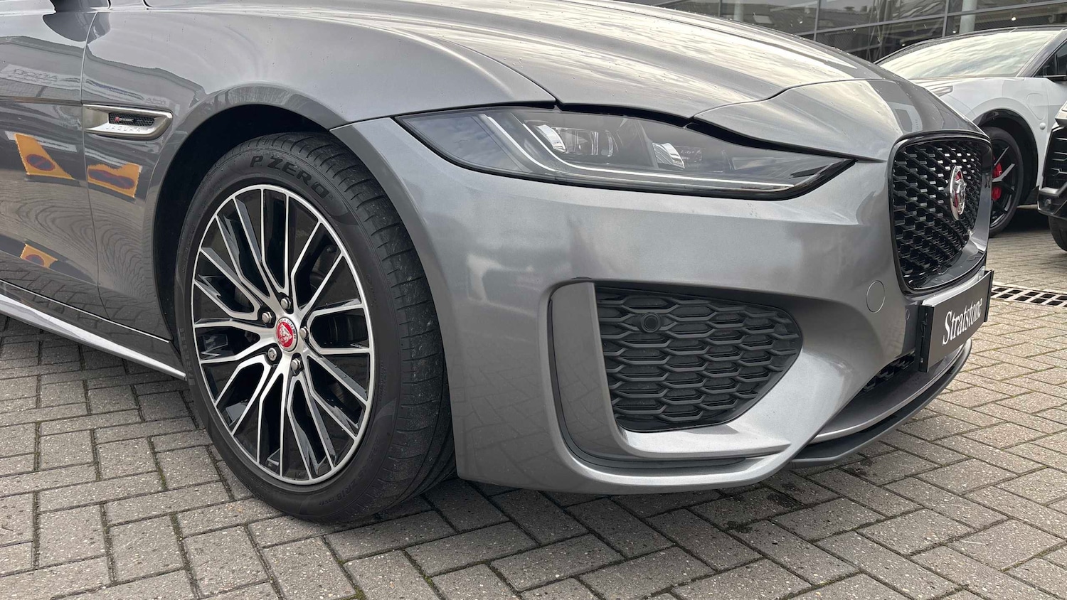 Used Jaguar XE 2019 for sale - 76488137: Photo 9