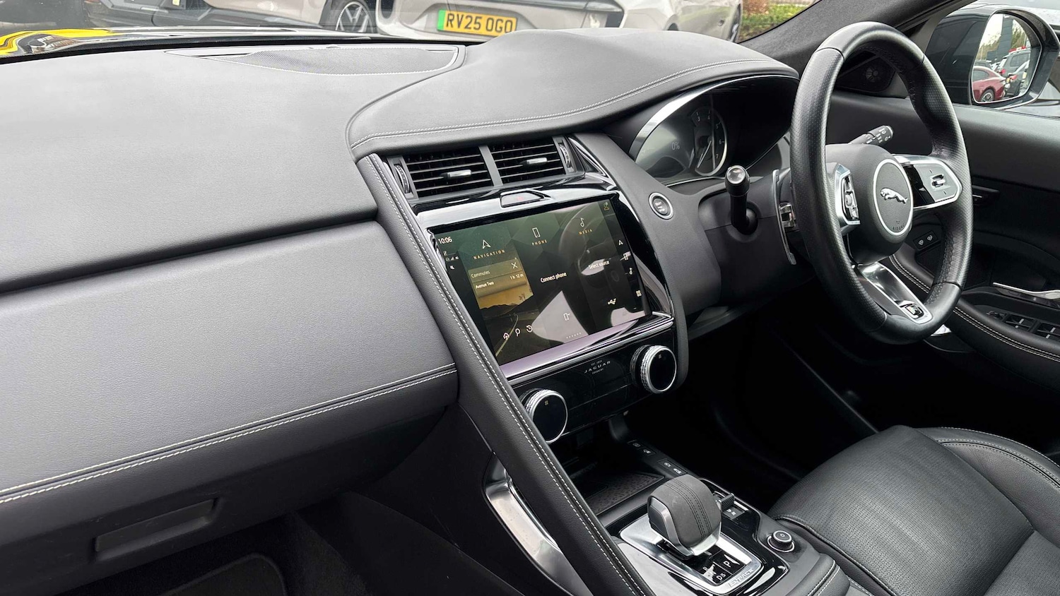 Used Jaguar E-Pace 2023 for sale - 77615514: Photo 2