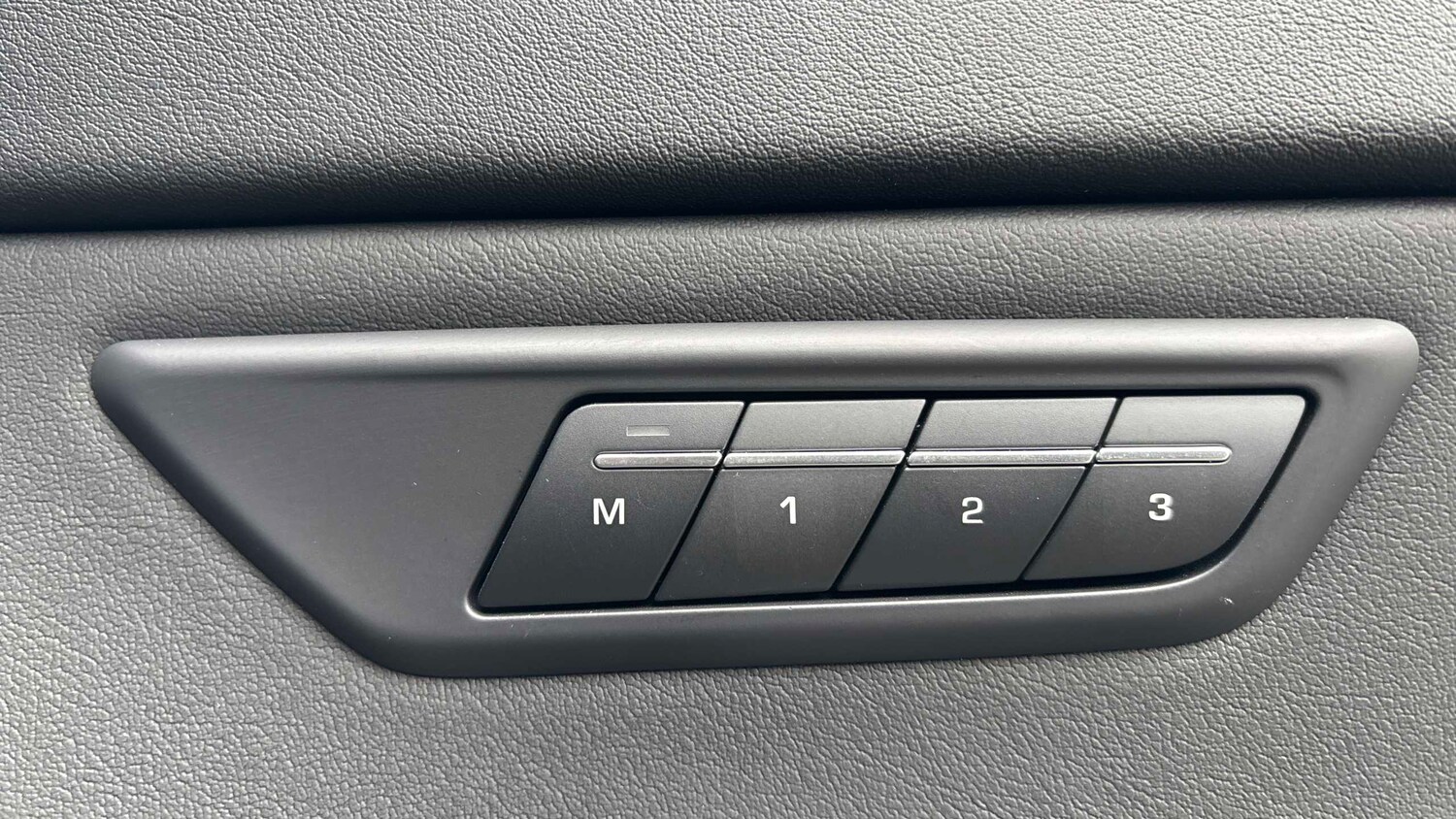 Used Jaguar E-Pace 2023 for sale - 77615514: Photo 21