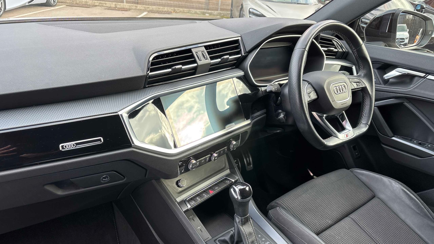 Used Audi Q3 2021 for sale - 76401238: Photo 2